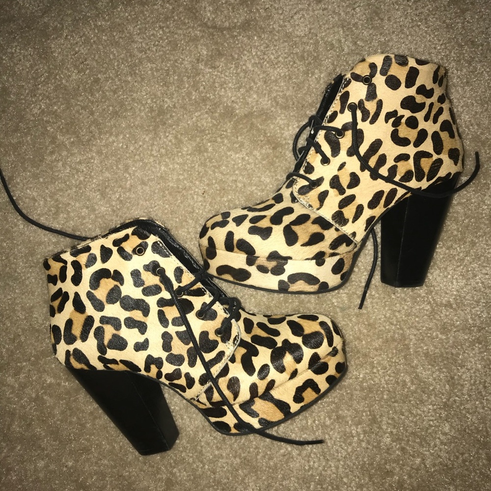 HOT Steve Madden Booties